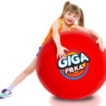 Gigapiłka - beautifullittlegirldoingexercisesonabigballfor - miniaturka