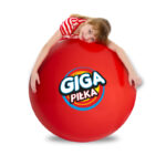Gigapiłka - beautifullittlegirldoingexercisesonabigballfor-2 - miniaturka