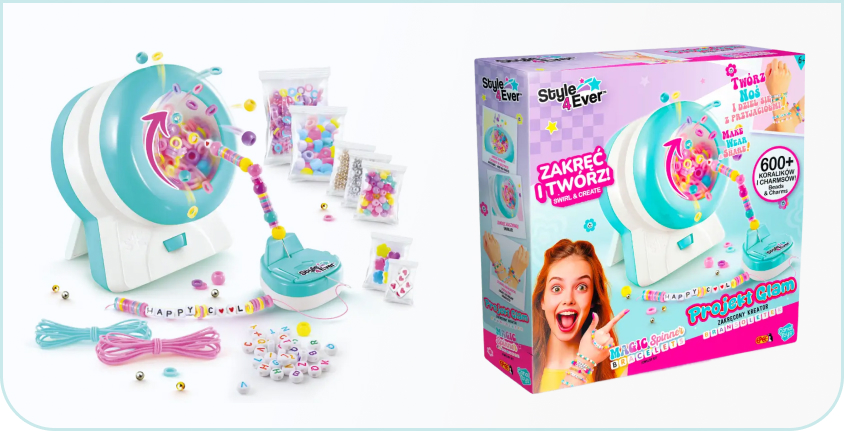 Zestaw kreatywny Style 4 Ever Projekt Glam – Zakręcony Kreator Bransoletek z ponad 600 kolorowymi koralikami i zawieszkami do tworzenia biżuterii. Widać urządzenie do nawlekania koralików oraz opakowanie produktu.