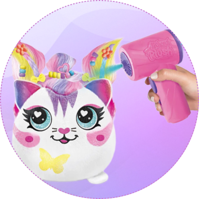 Pluszak z zestawu Projekt Plusz Fryzurki – Klejnotka z kolorowymi włosami, pokazujący możliwości stylizacji zabawki.